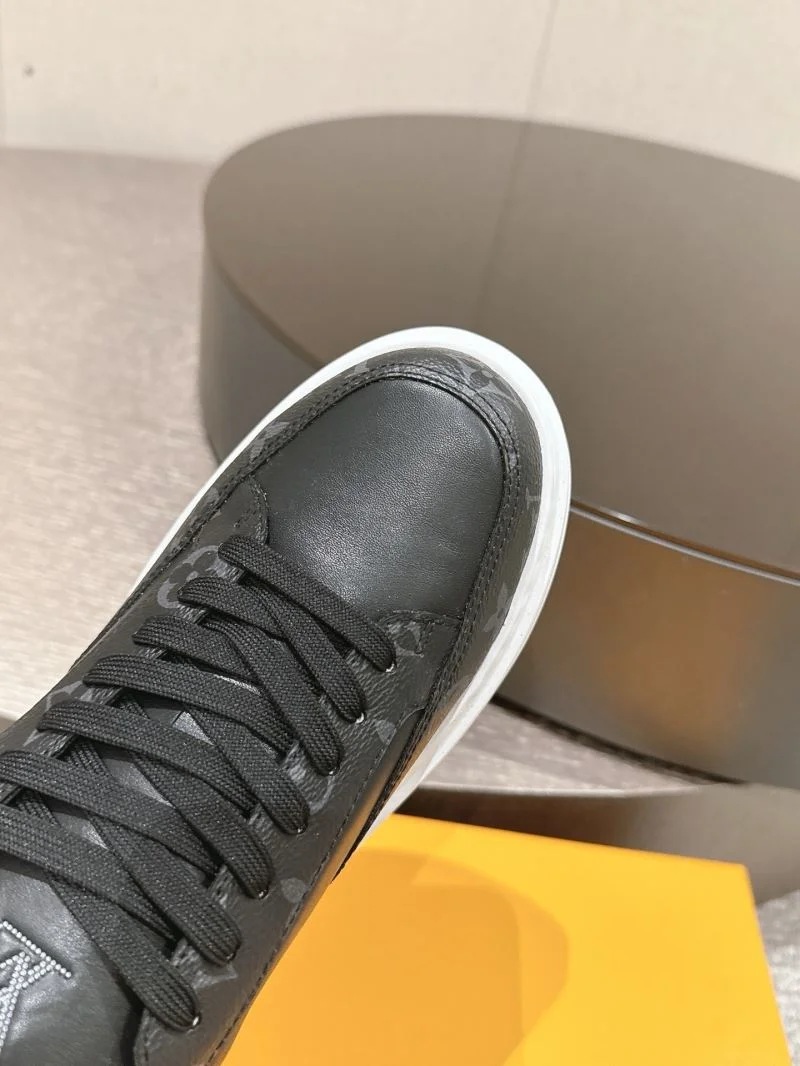Louis Vuitton Low Shoes Compact 32290