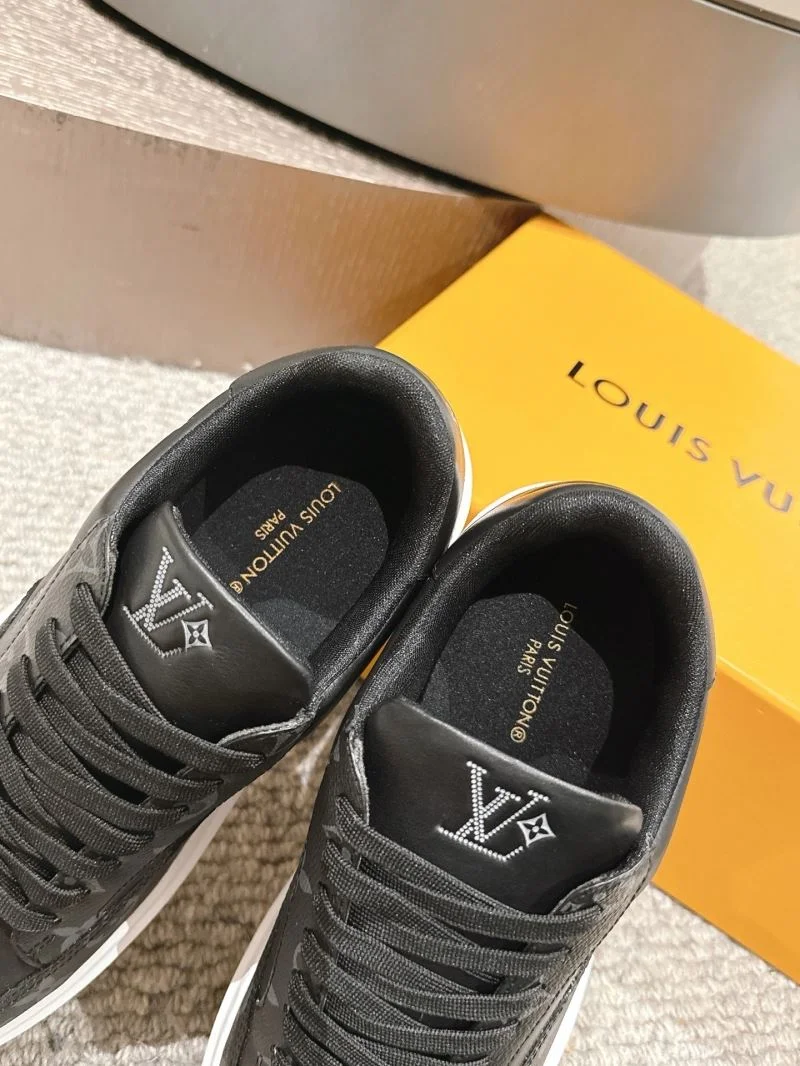 Louis Vuitton Low Shoes Compact 32290