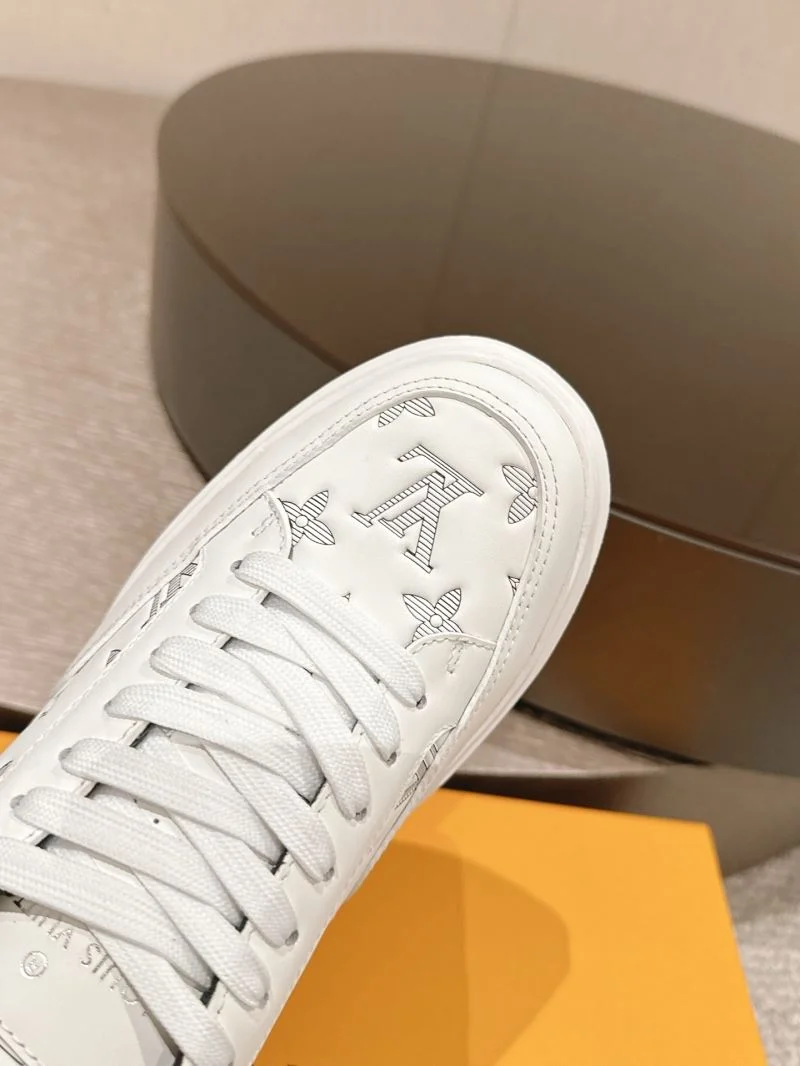 Louis Vuitton Low Shoes FashionForward 32277