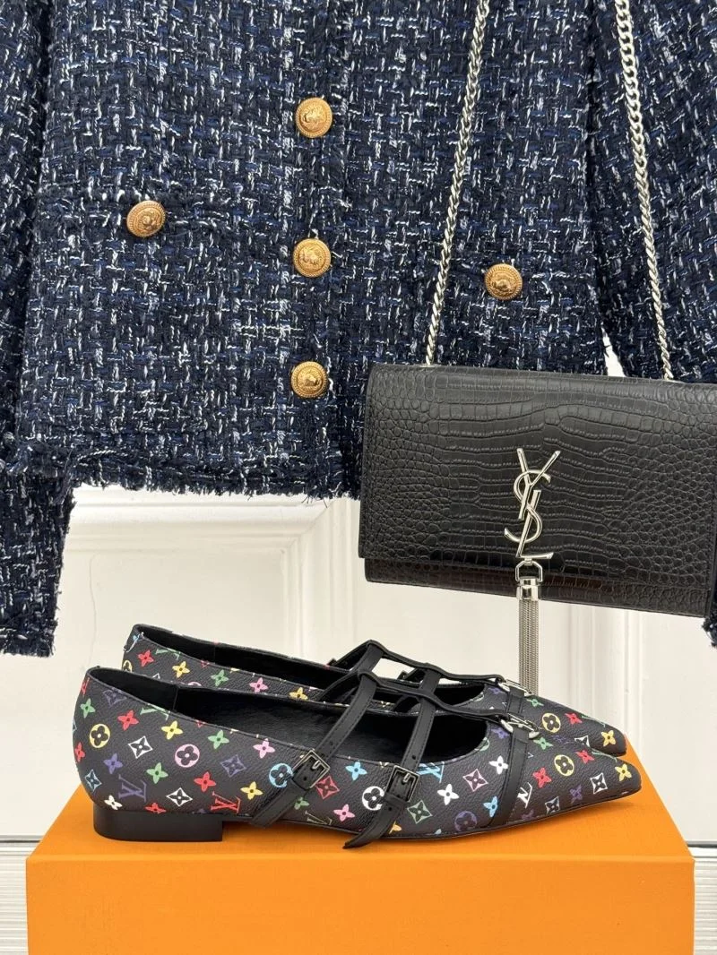 Modern Louis Vuitton Low Shoes 32285