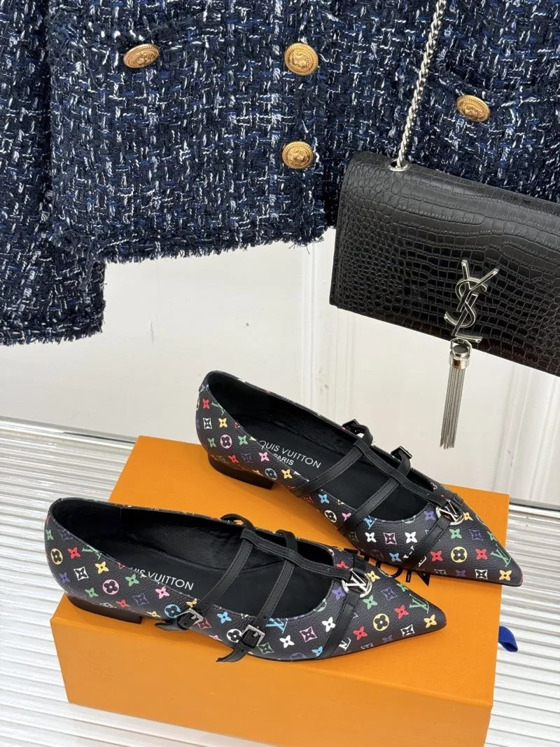 Modern Louis Vuitton Low Shoes 32285