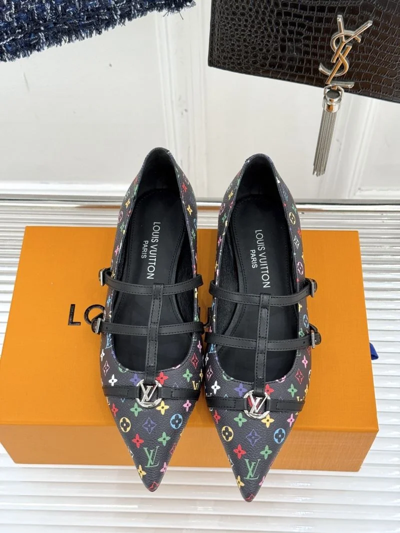 Modern Louis Vuitton Low Shoes 32285