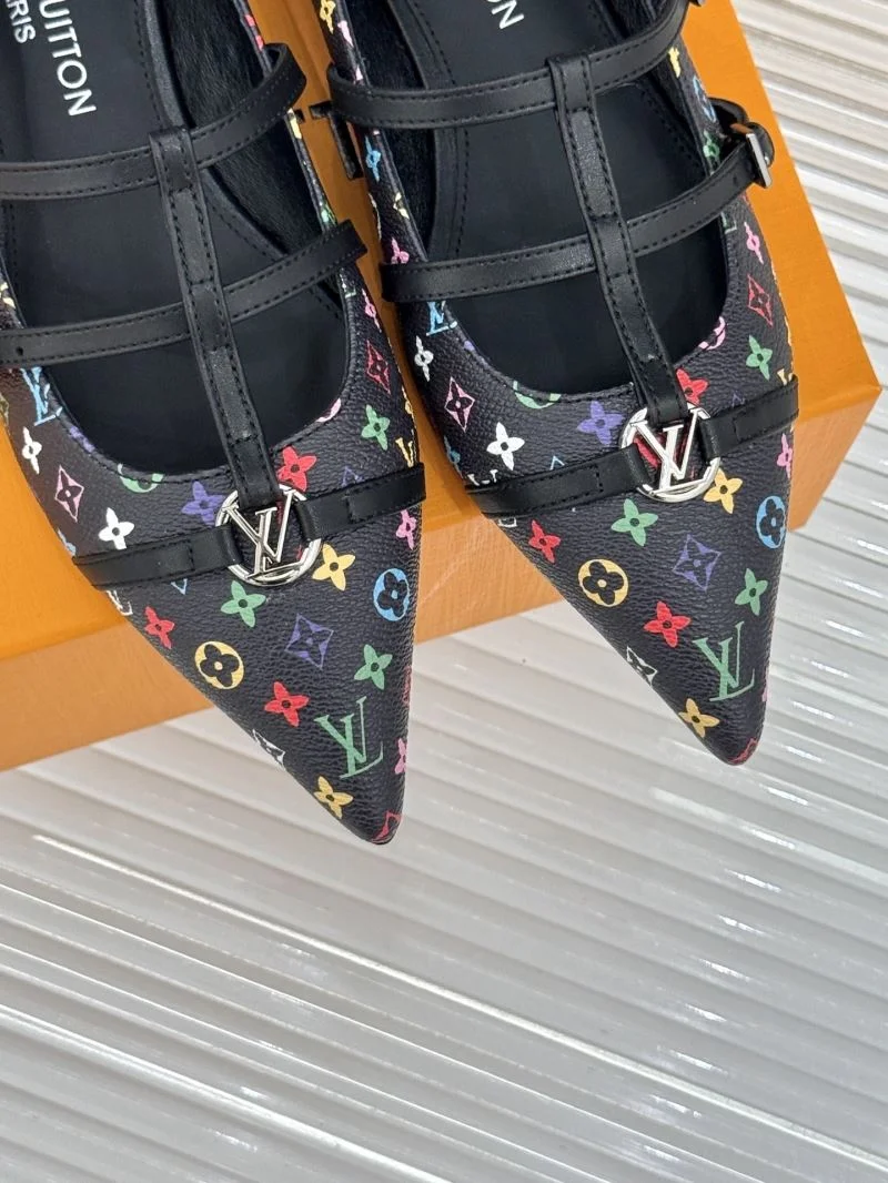 Modern Louis Vuitton Low Shoes 32285