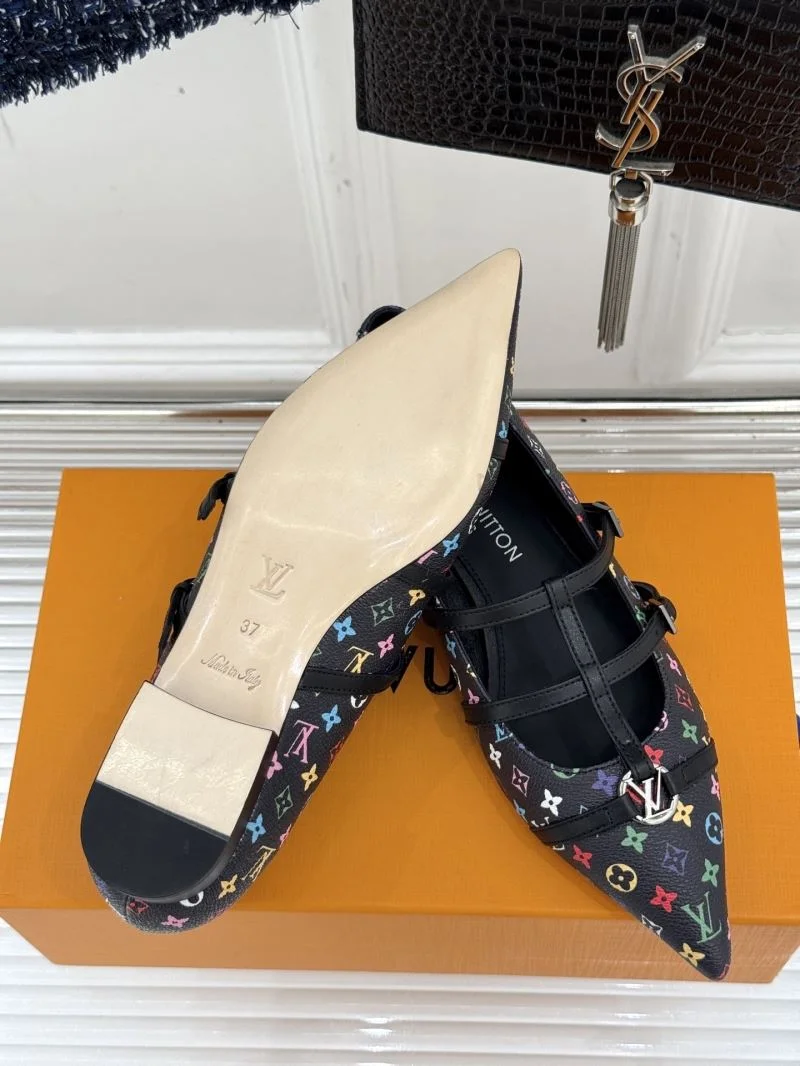 Modern Louis Vuitton Low Shoes 32285