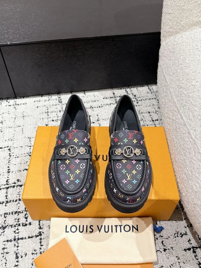 Louis Vuitton Low Shoes Casual 32273