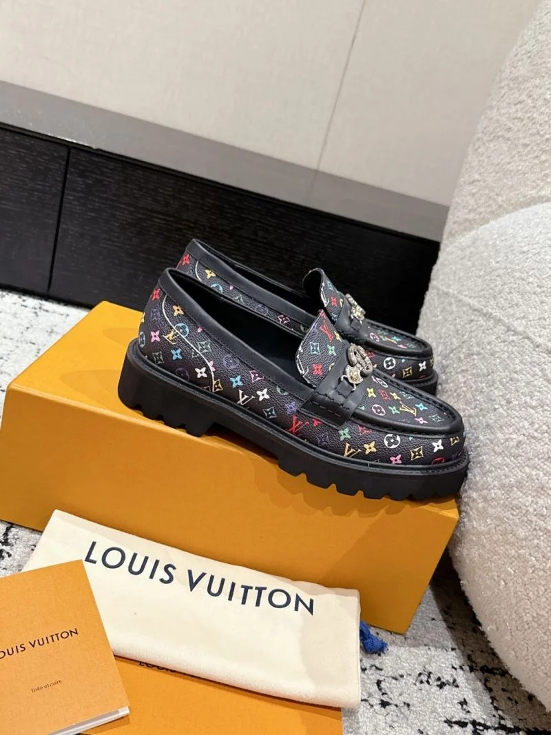 Louis Vuitton Low Shoes Casual 32273