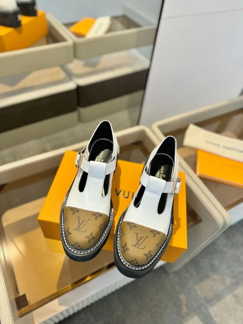 Casual Louis Vuitton Low Shoes 31938