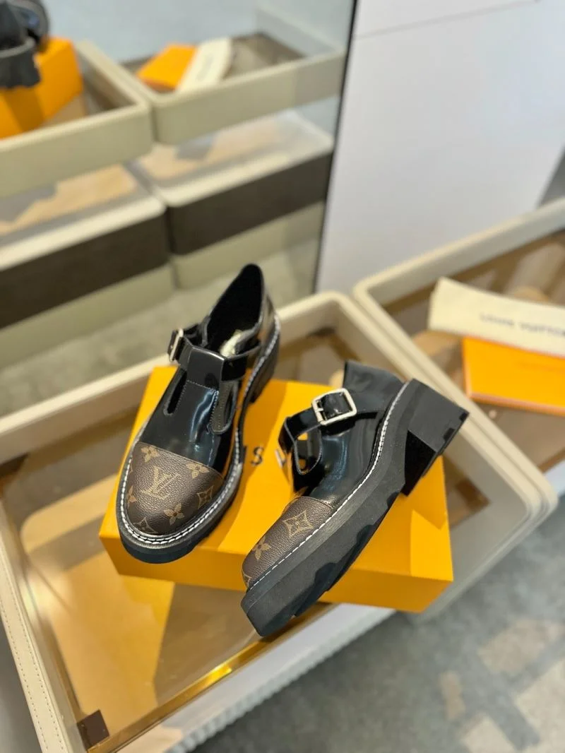 Louis Vuitton Low Shoes GoAnywhere 31959
