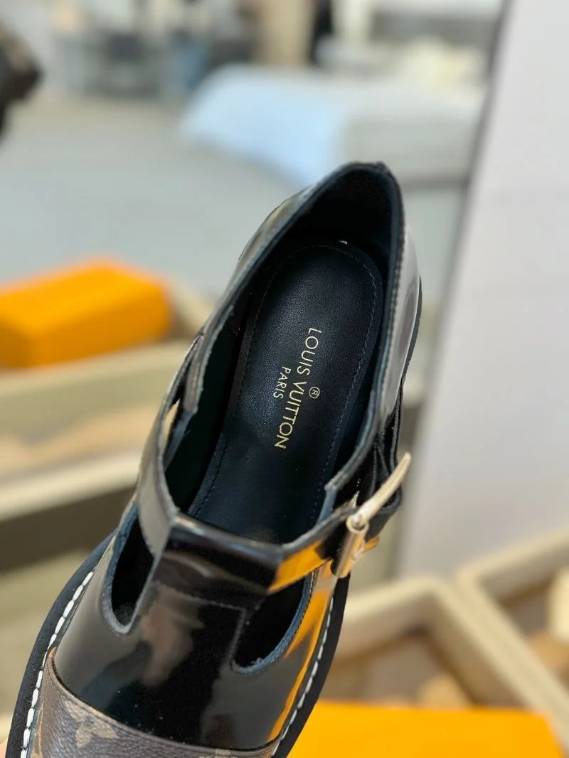 Louis Vuitton Low Shoes GoAnywhere 31959