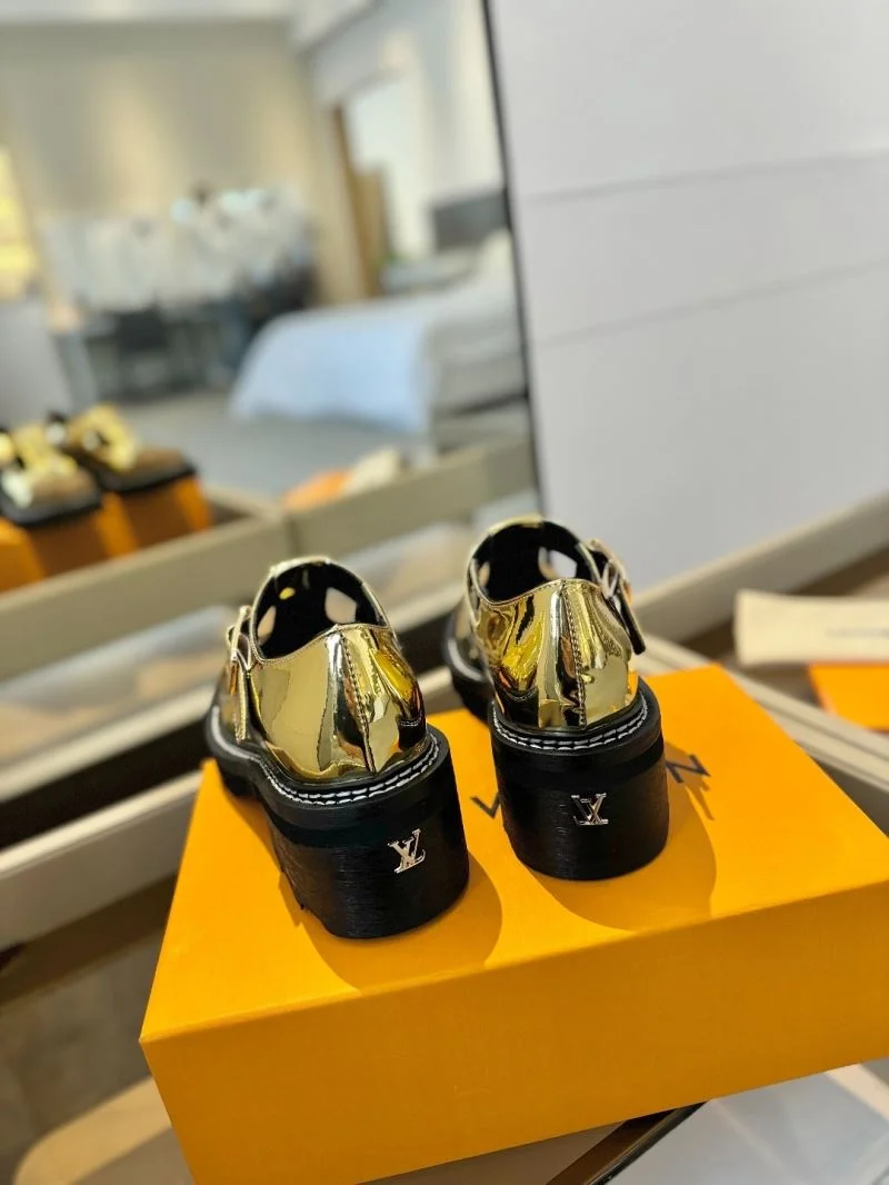 Louis Vuitton Low Shoes FashionForward 31942