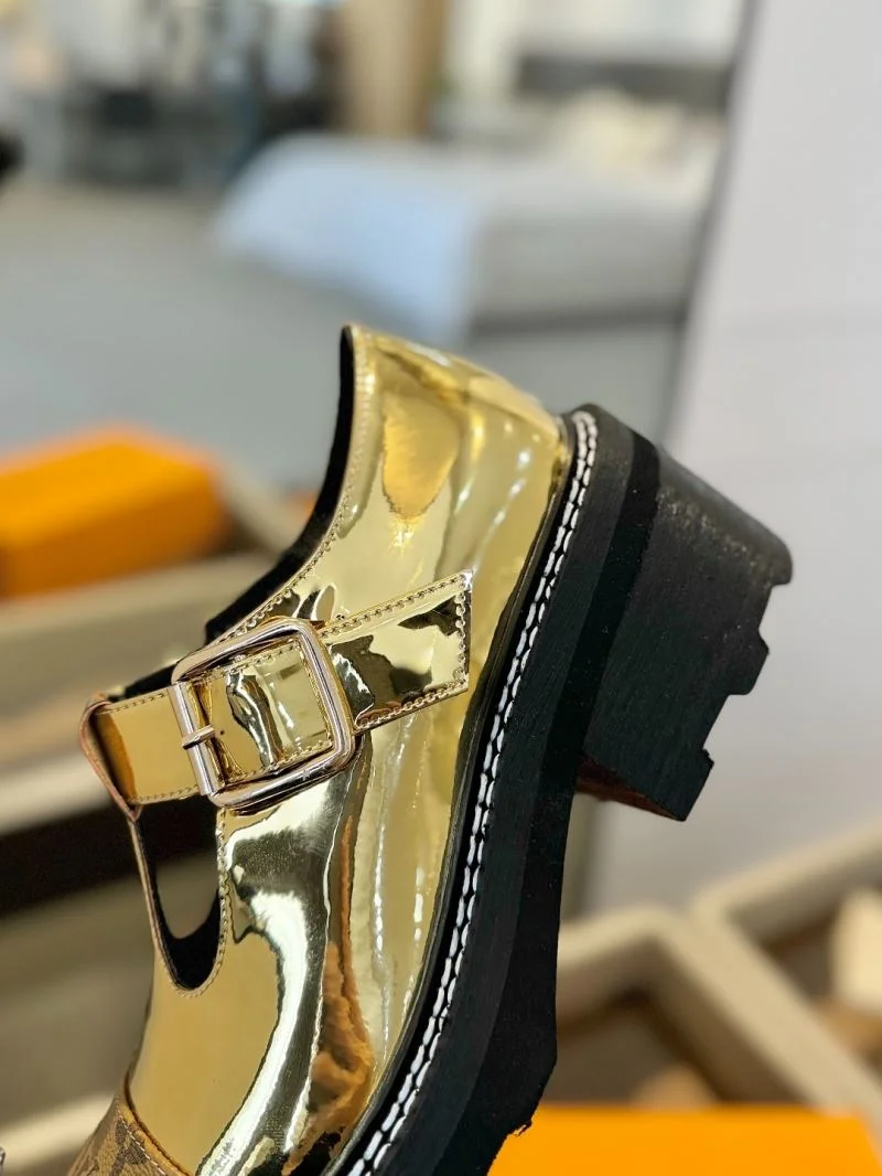 Louis Vuitton Low Shoes FashionForward 31942