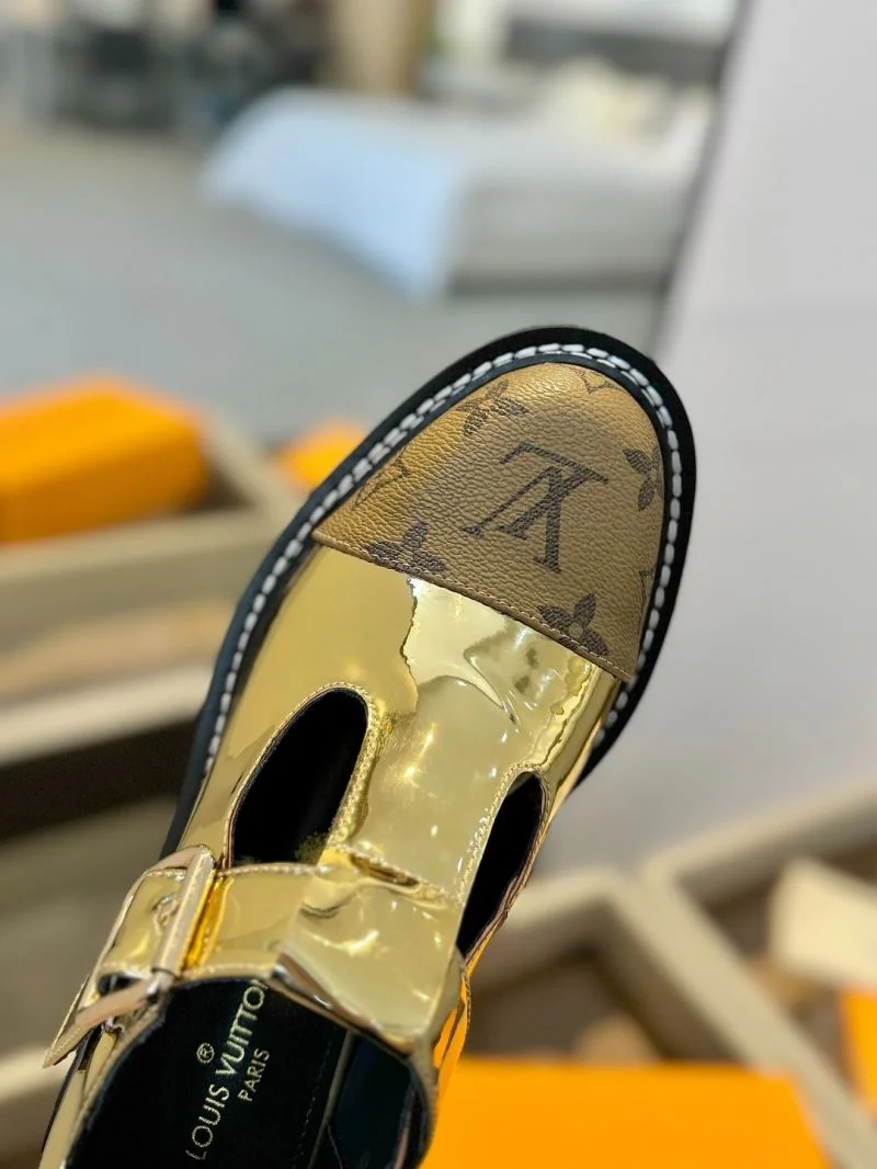 Louis Vuitton Low Shoes FashionForward 31942