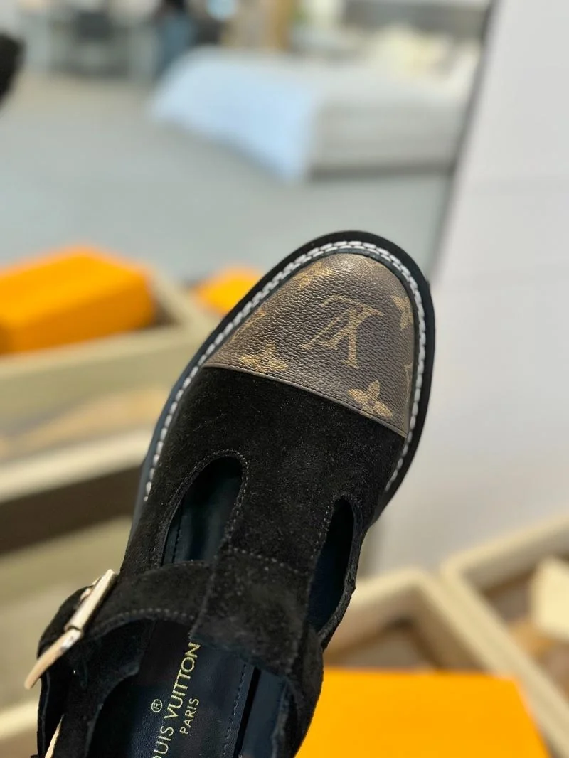 Louis Vuitton Low Shoes WaterResistant 31957