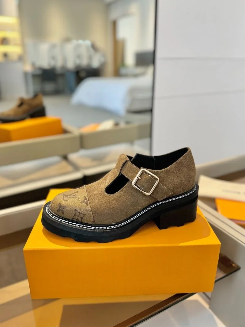 Louis Vuitton Low Shoes Premium 31939