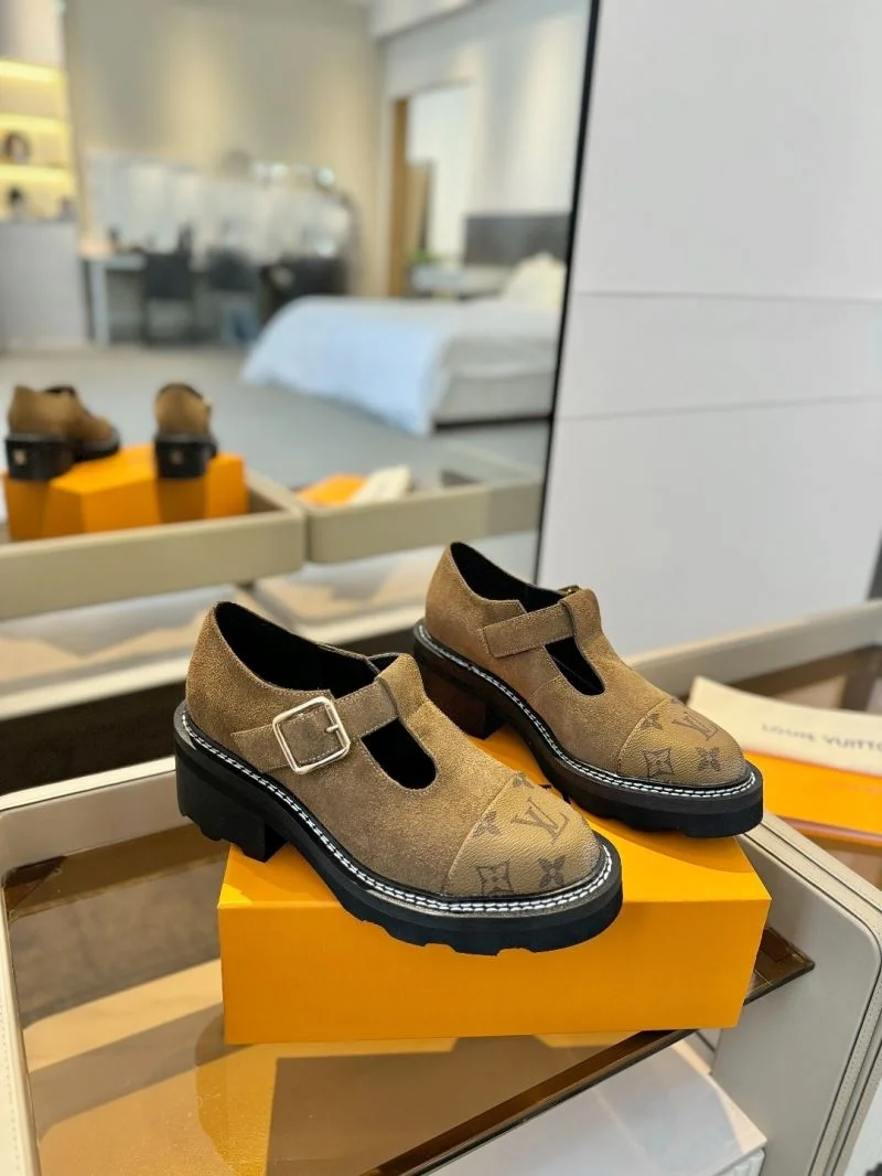 Louis Vuitton Low Shoes Premium 31939
