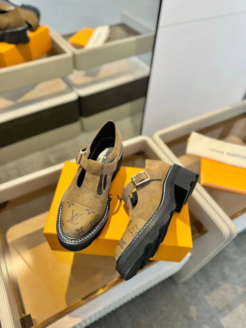 Louis Vuitton Low Shoes Premium 31939