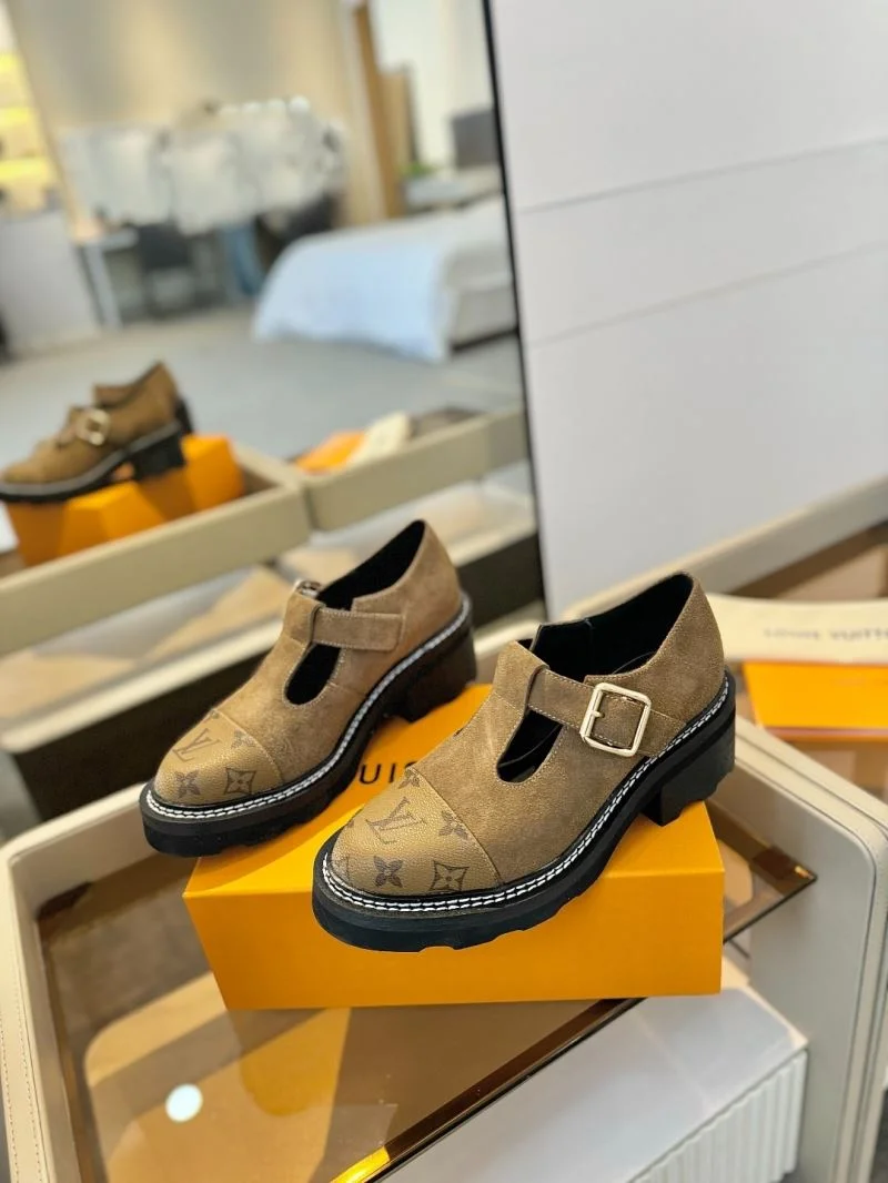 Louis Vuitton Low Shoes Premium 31939