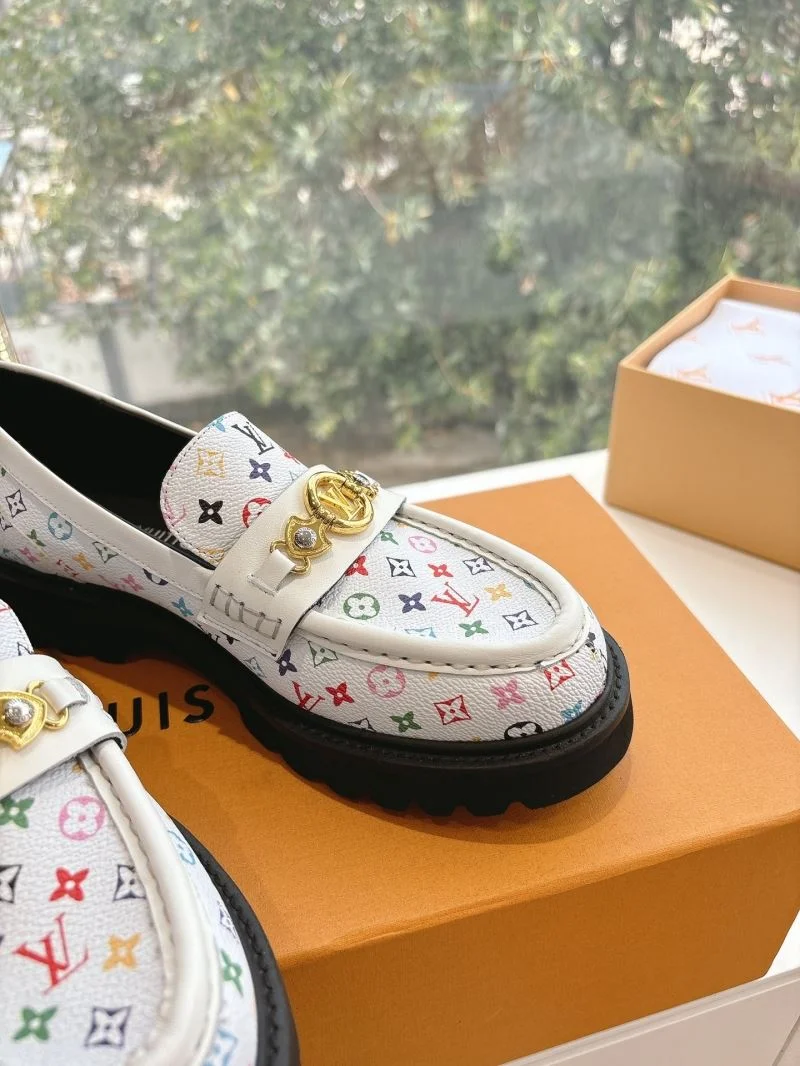 Louis Vuitton Low Shoes Practical 31947