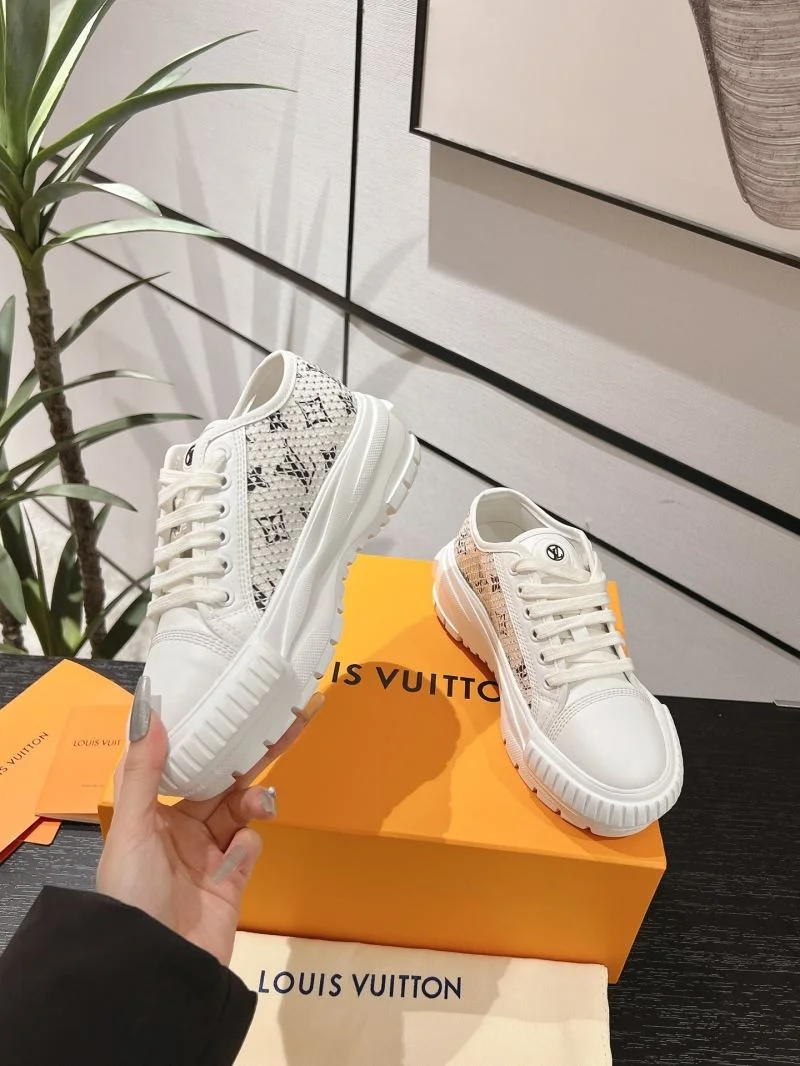 Louis Vuitton Low Shoes Sporty 31962