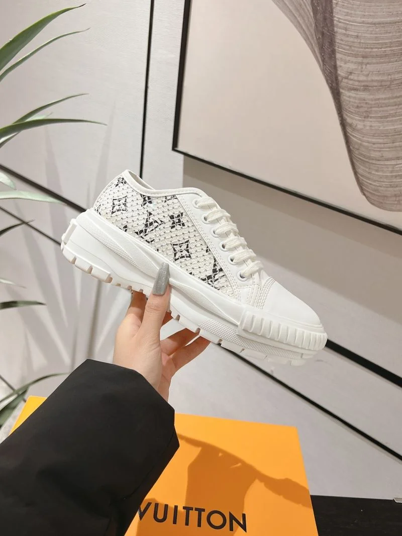 Louis Vuitton Low Shoes Sporty 31962