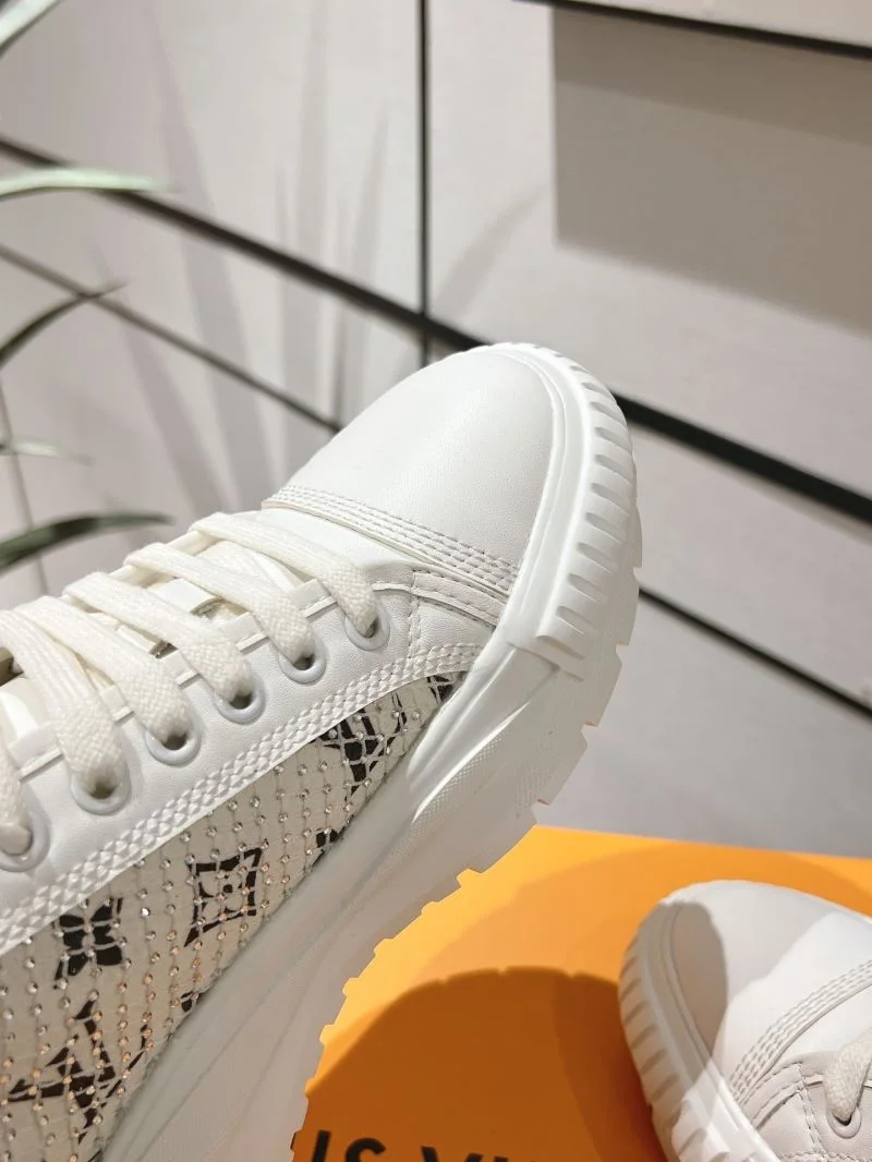 Louis Vuitton Low Shoes Sporty 31962