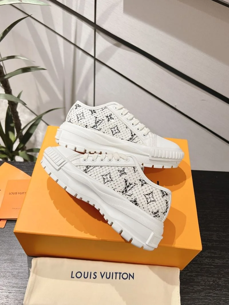 Louis Vuitton Low Shoes Sporty 31962
