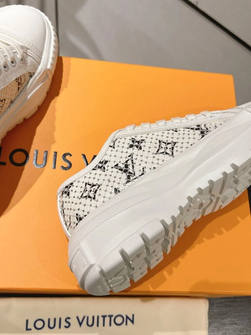 Louis Vuitton Low Shoes Sporty 31962