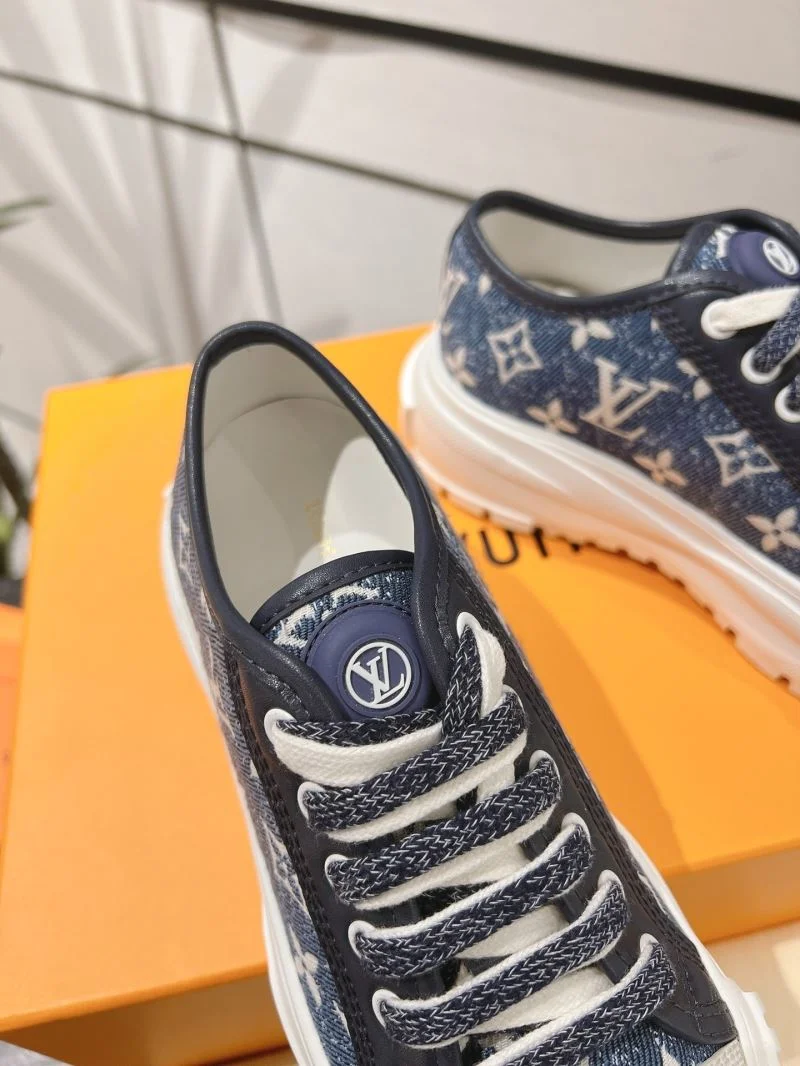 Louis Vuitton Low Shoes WellDesigned 31940