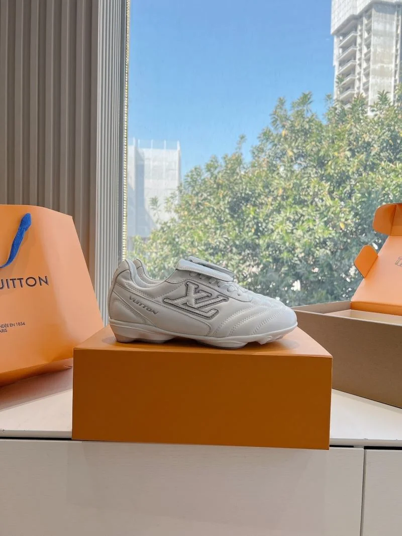 SportInspired Louis Vuitton Low Shoes 31933