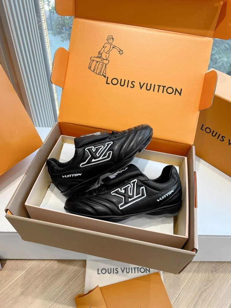 Chic Louis Vuitton Low Shoes 31931