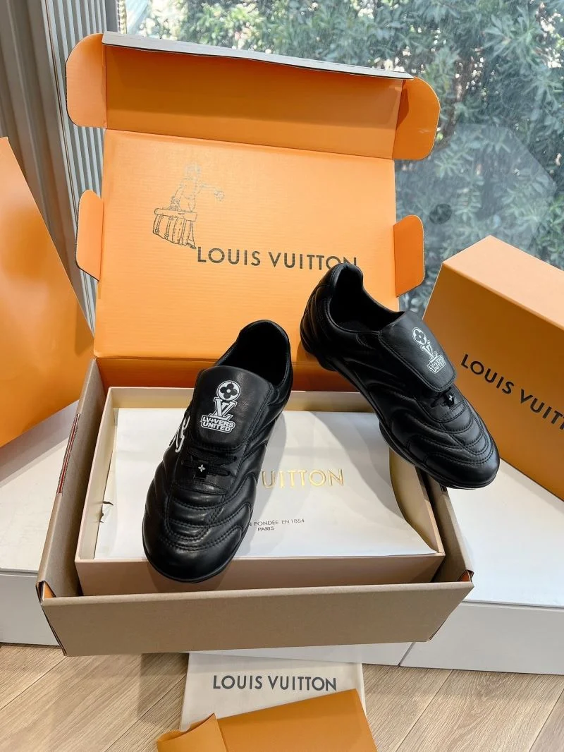 Chic Louis Vuitton Low Shoes 31931