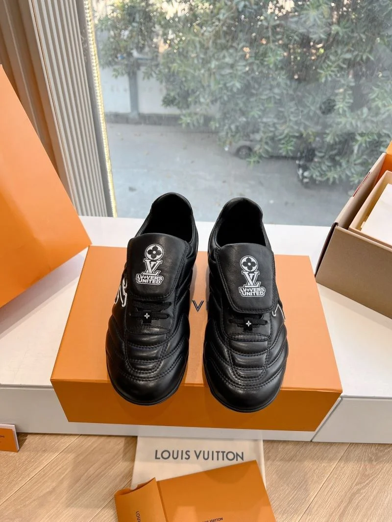 Chic Louis Vuitton Low Shoes 31931