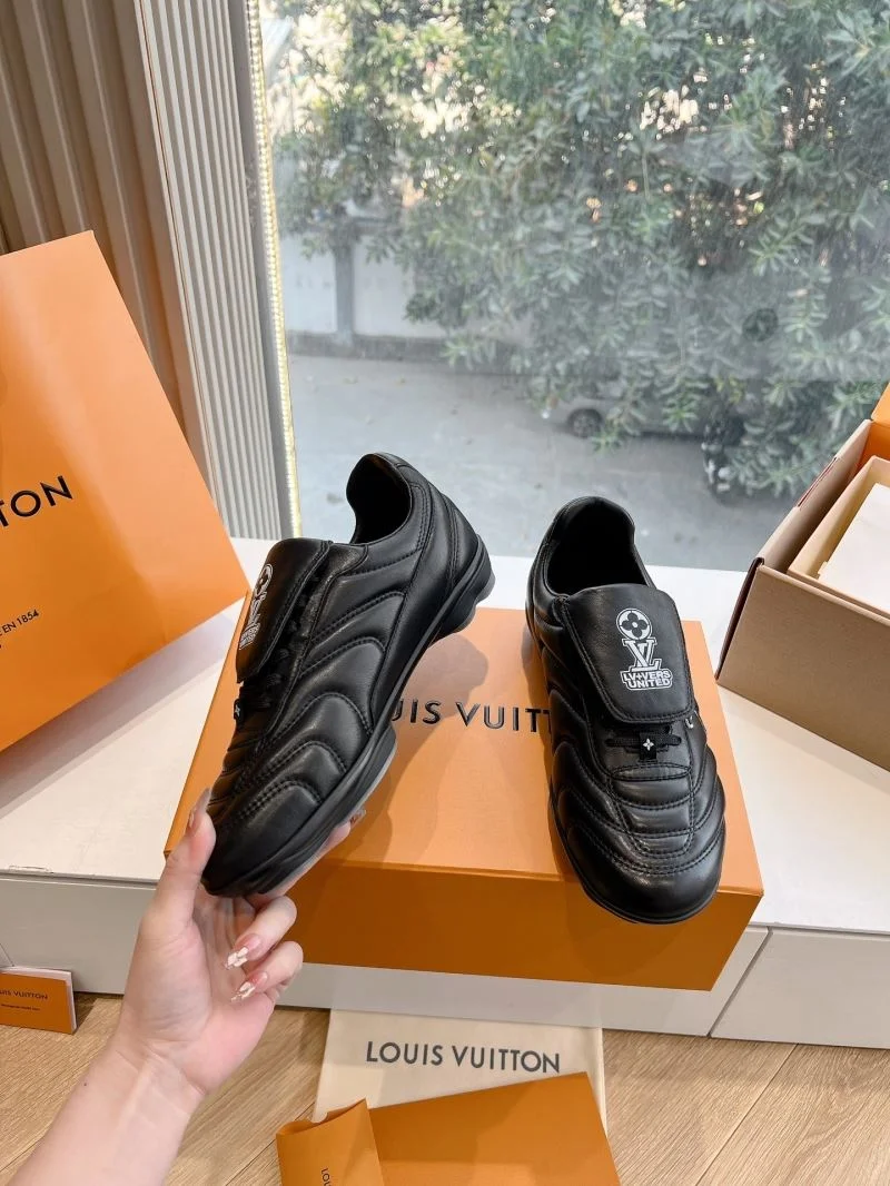 Chic Louis Vuitton Low Shoes 31931