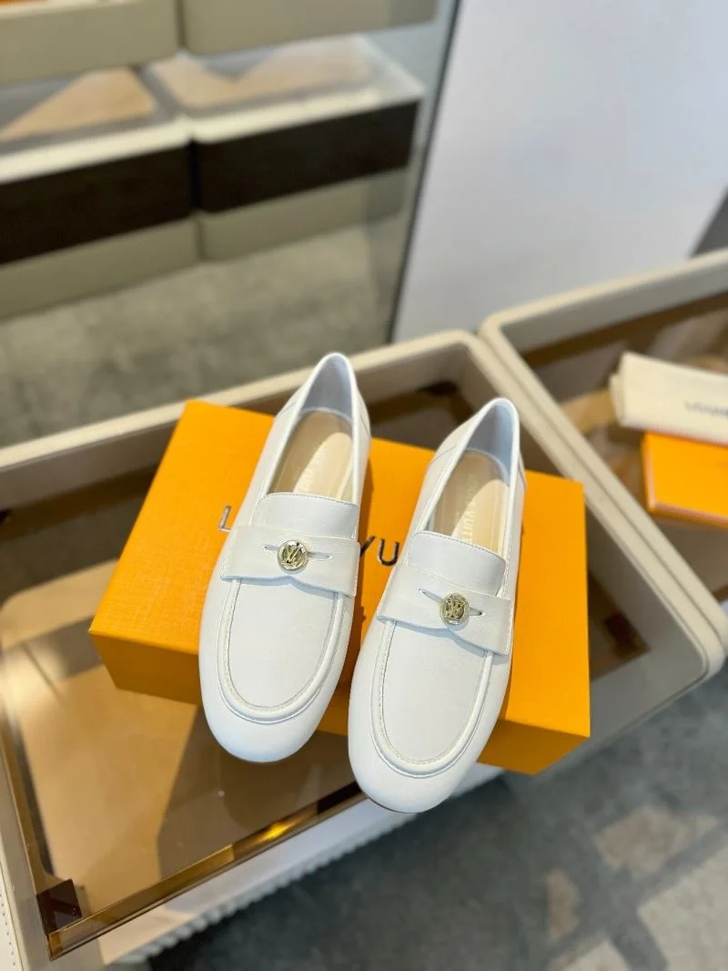 Louis Vuitton Low Shoes Classic 31941