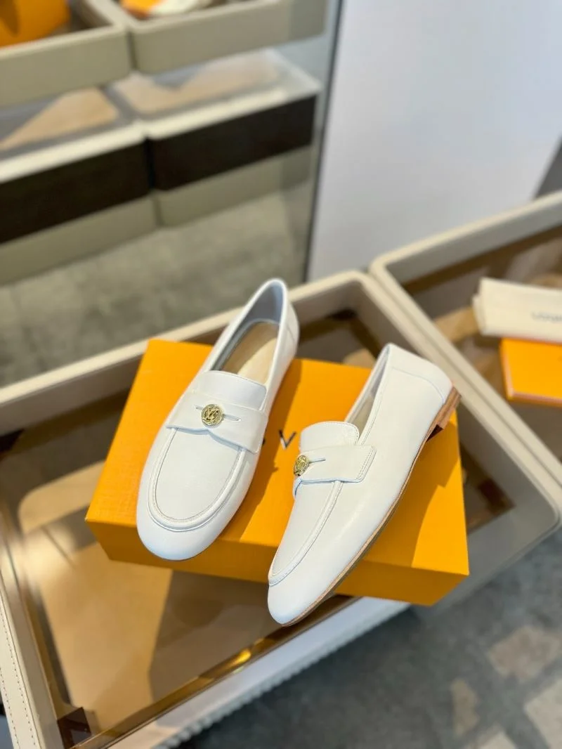 Louis Vuitton Low Shoes Classic 31941