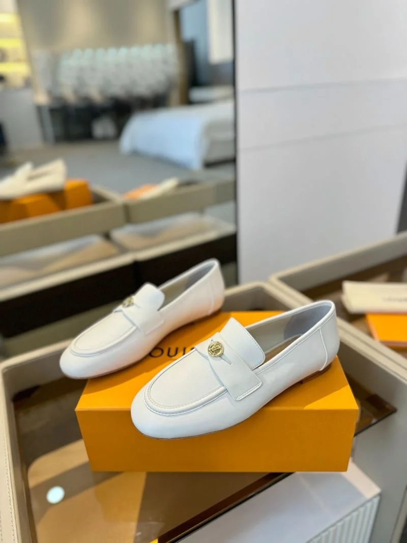 Louis Vuitton Low Shoes Classic 31941