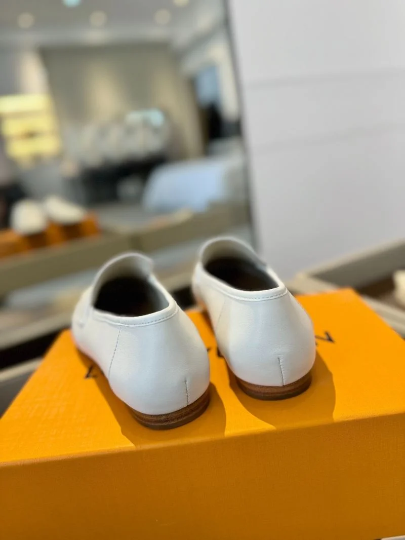Louis Vuitton Low Shoes Classic 31941