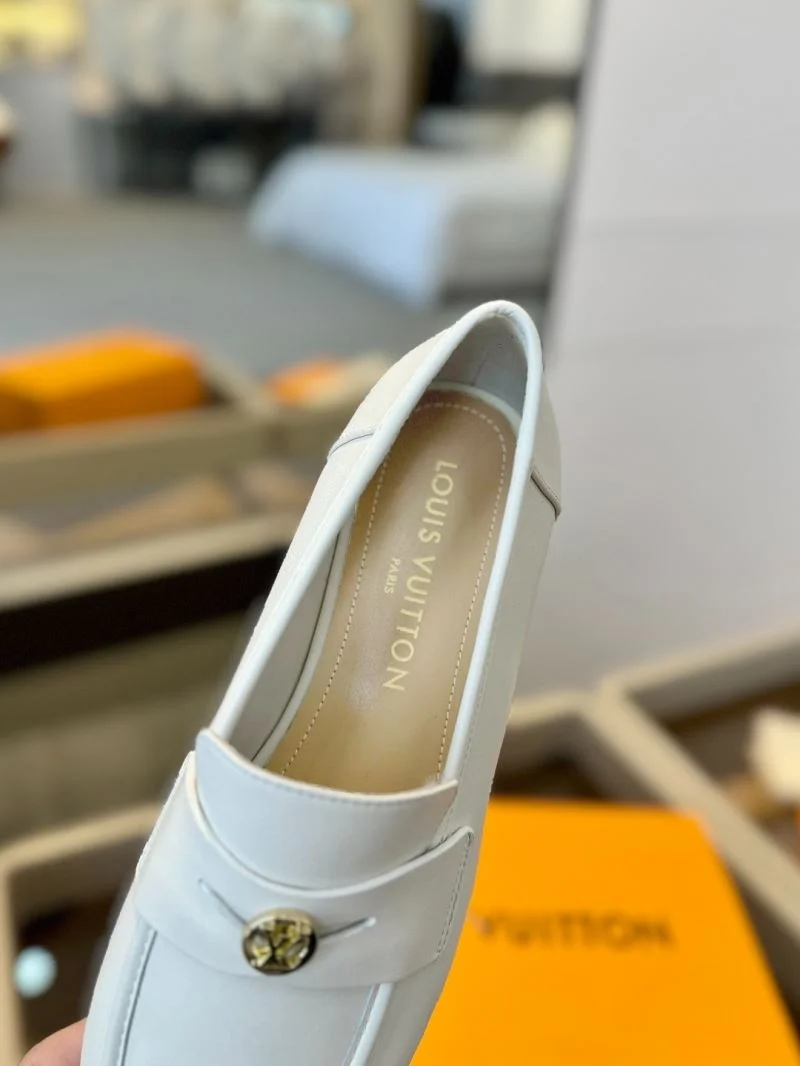 Louis Vuitton Low Shoes Classic 31941