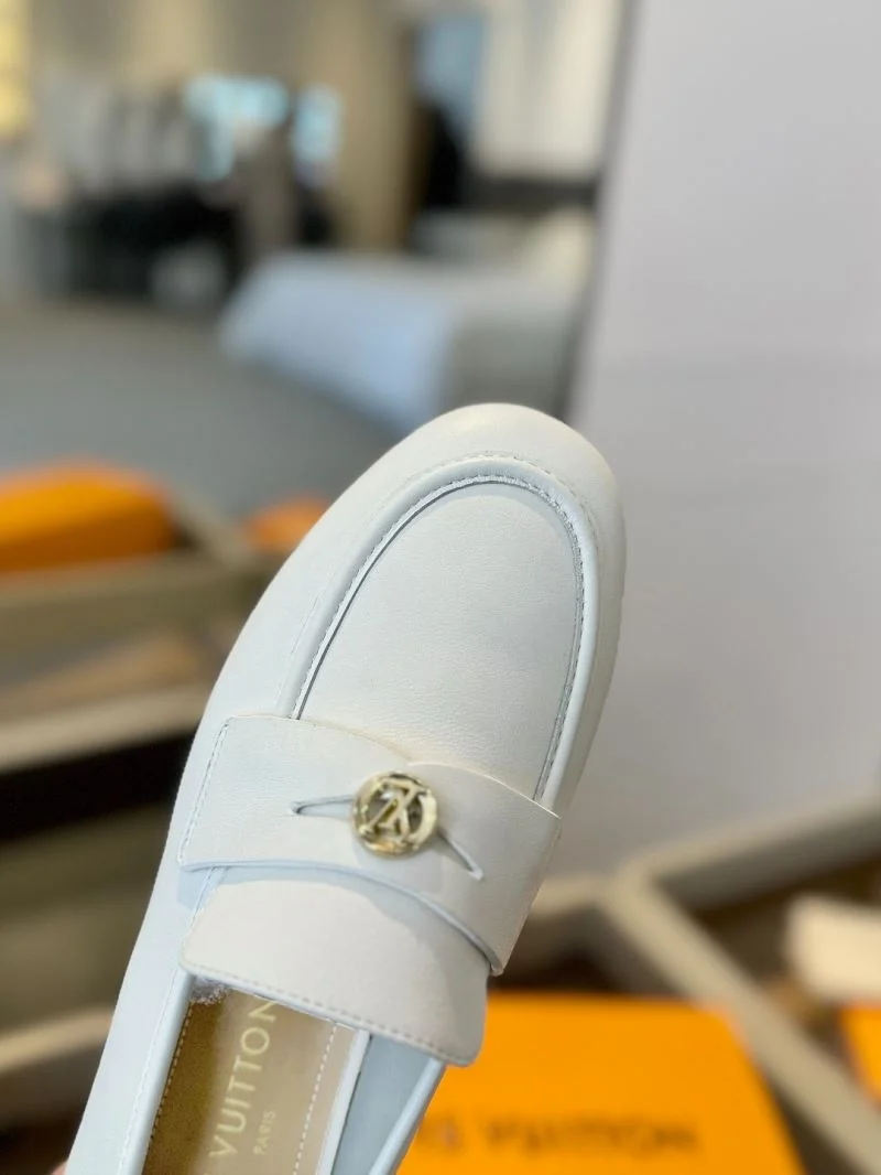 Louis Vuitton Low Shoes Classic 31941