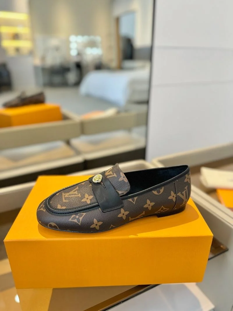 Louis Vuitton Low Shoes WrinkleFree 31936