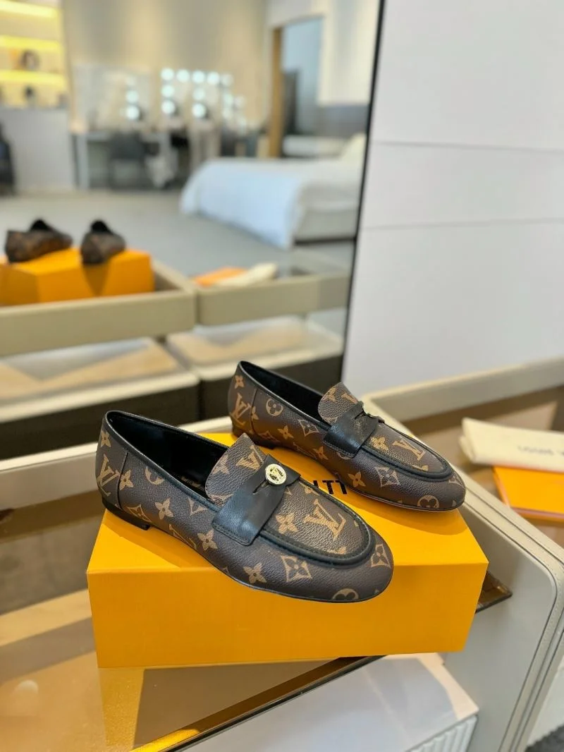 Louis Vuitton Low Shoes WrinkleFree 31936