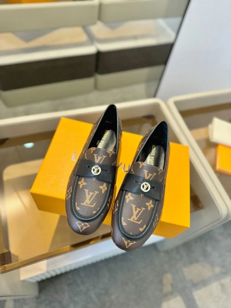 Louis Vuitton Low Shoes WrinkleFree 31936