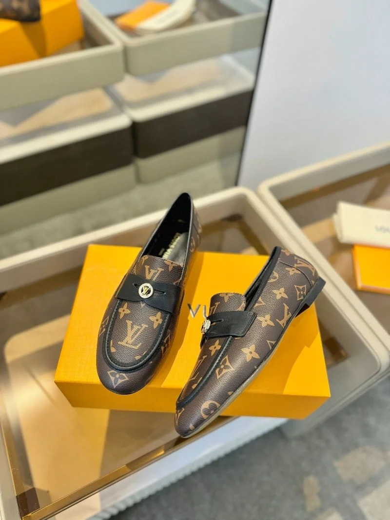 Louis Vuitton Low Shoes WrinkleFree 31936