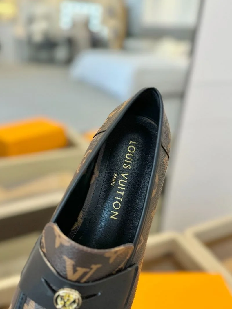 Louis Vuitton Low Shoes WrinkleFree 31936