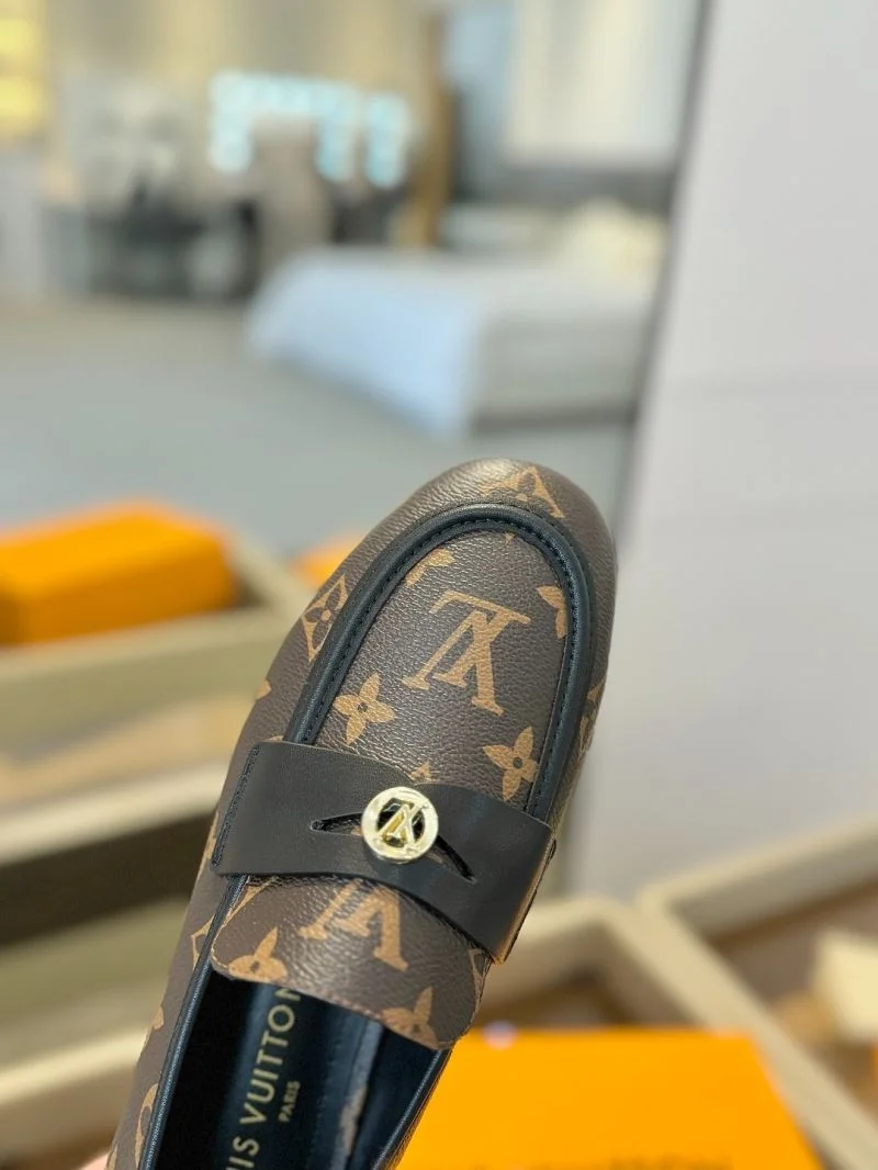 Louis Vuitton Low Shoes WrinkleFree 31936