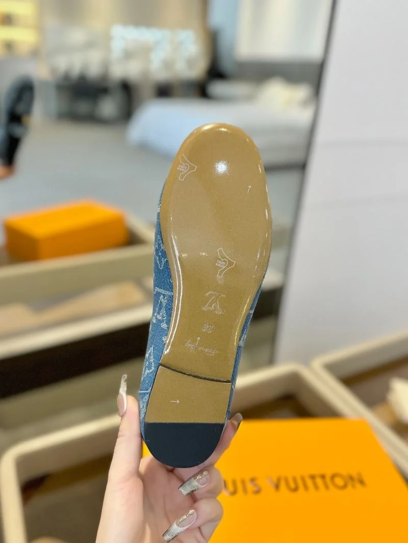 SoftTouch Louis Vuitton Low Shoes 31929
