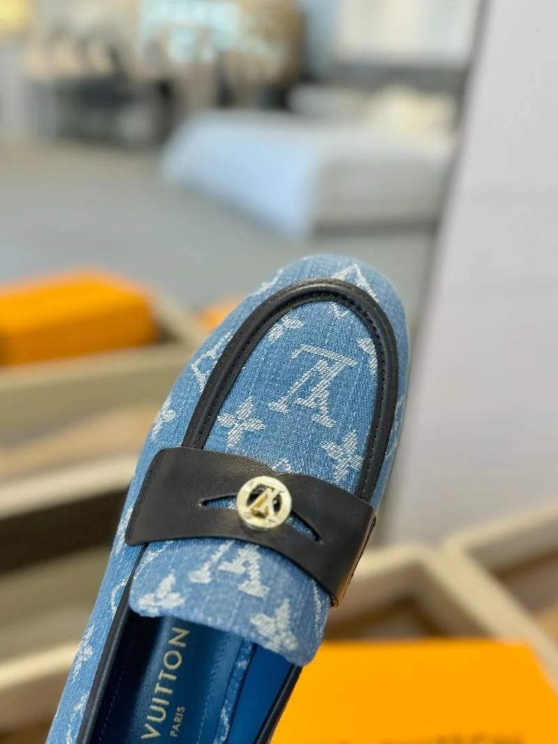 SoftTouch Louis Vuitton Low Shoes 31929