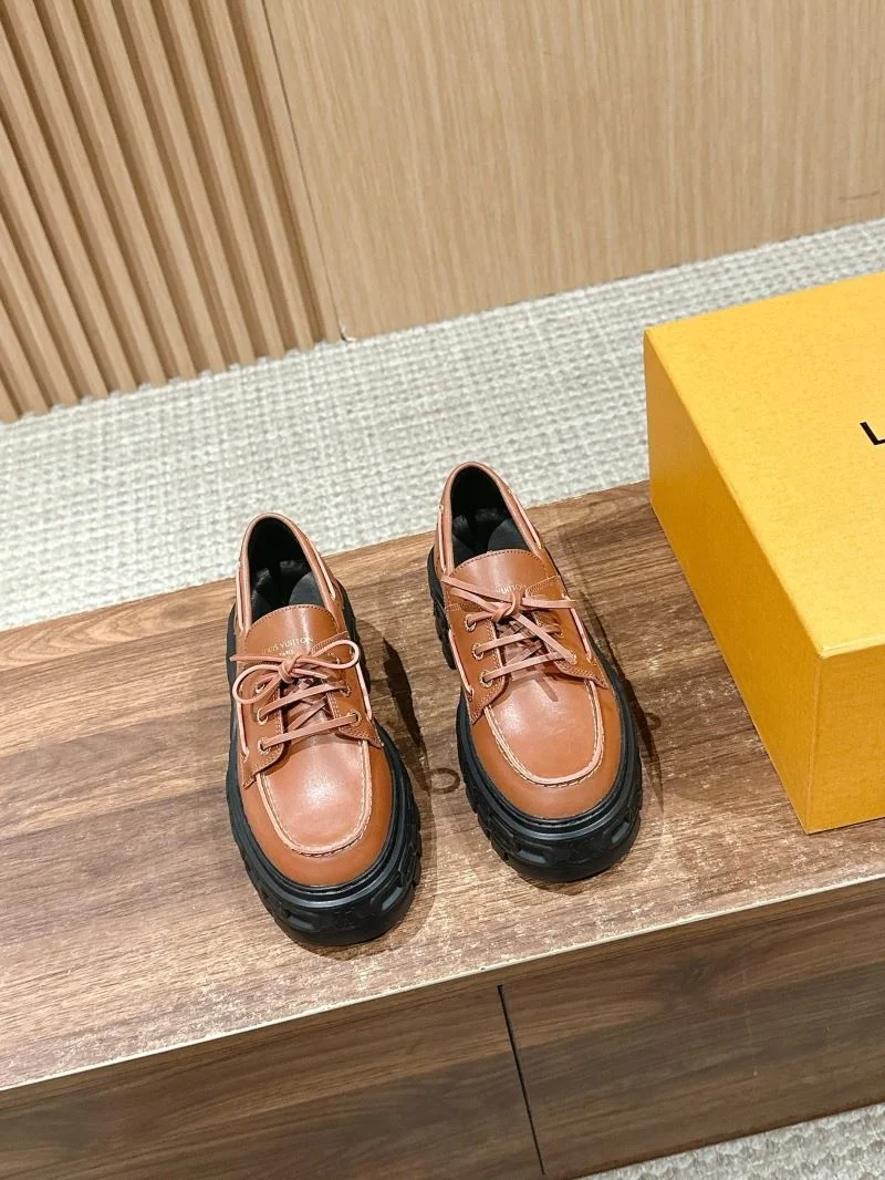 Neat Louis Vuitton Low Shoes 31935