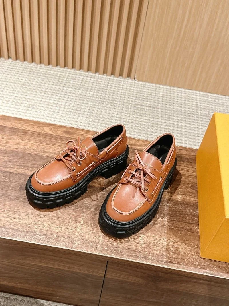 Neat Louis Vuitton Low Shoes 31935