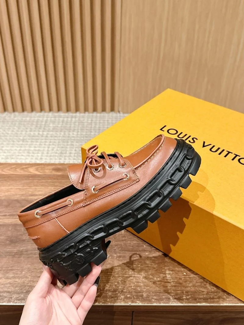 Neat Louis Vuitton Low Shoes 31935